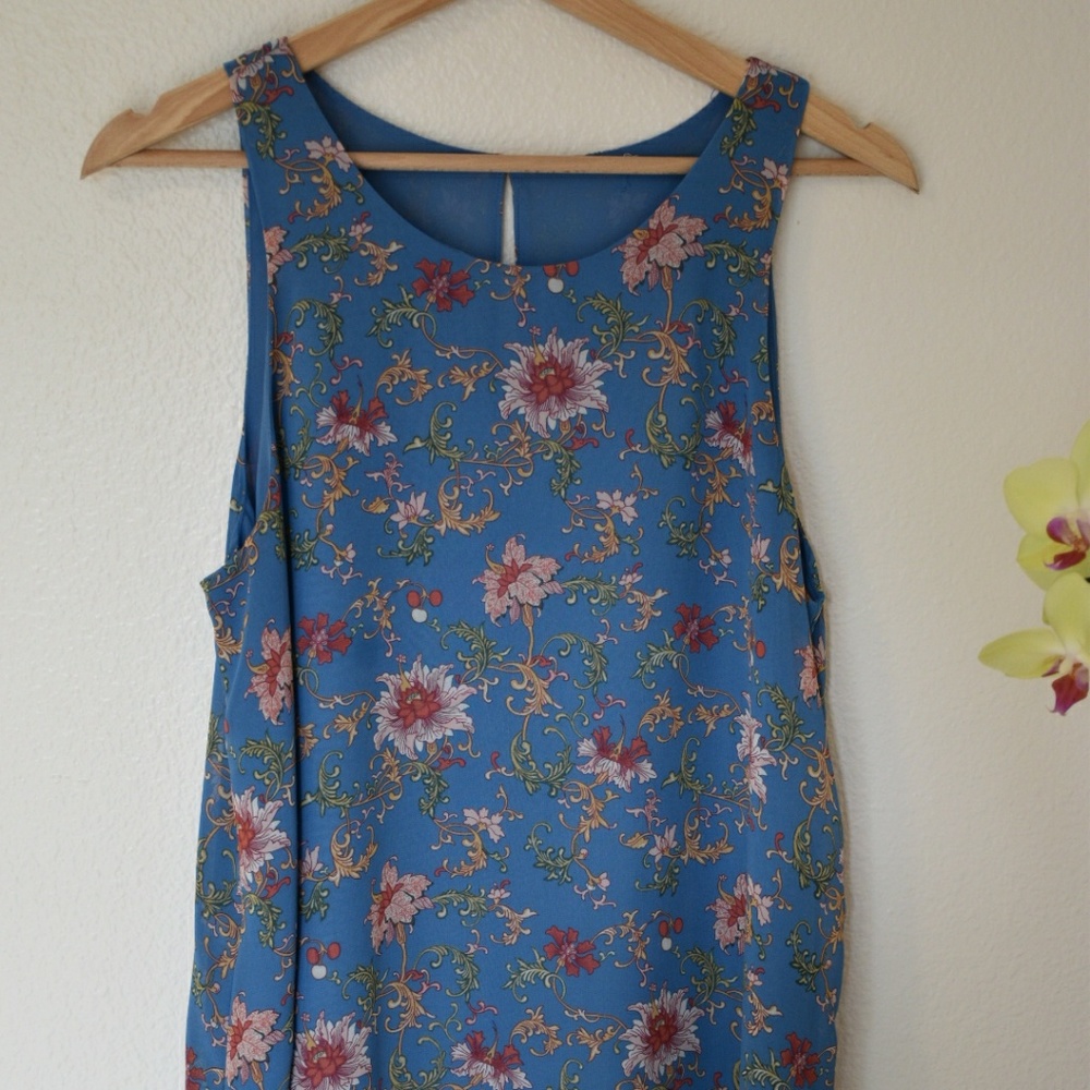 Max Studio floral trapeze blouse size M